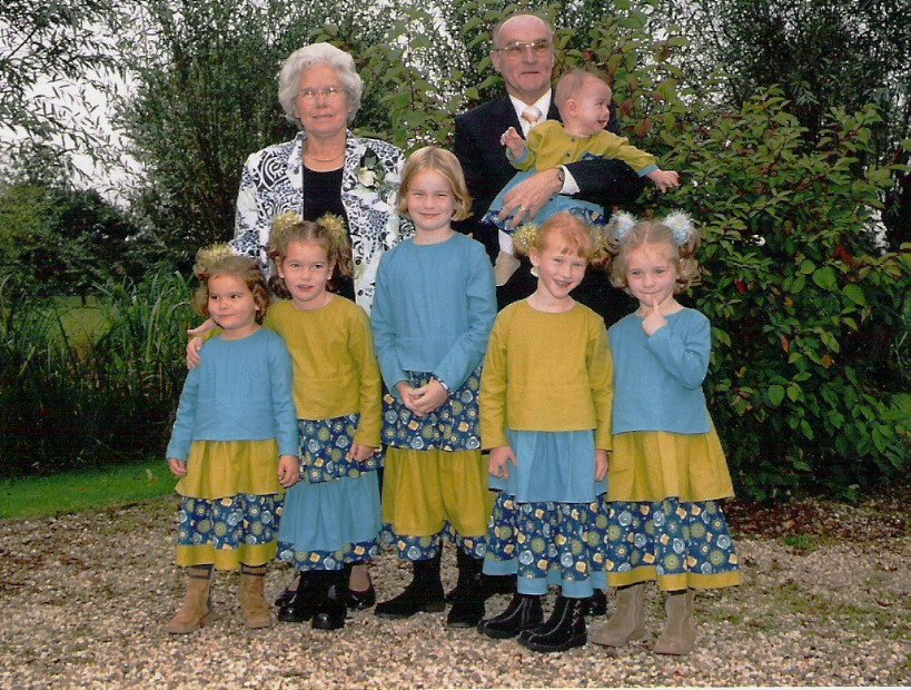 opa en oma buurveld met kids
