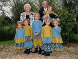 opa en oma buurveld met kids.jpg